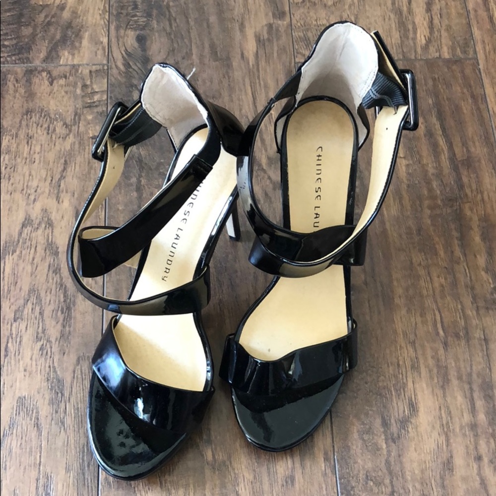 🥳 2/$25 Chinese Laundry high heels size 8